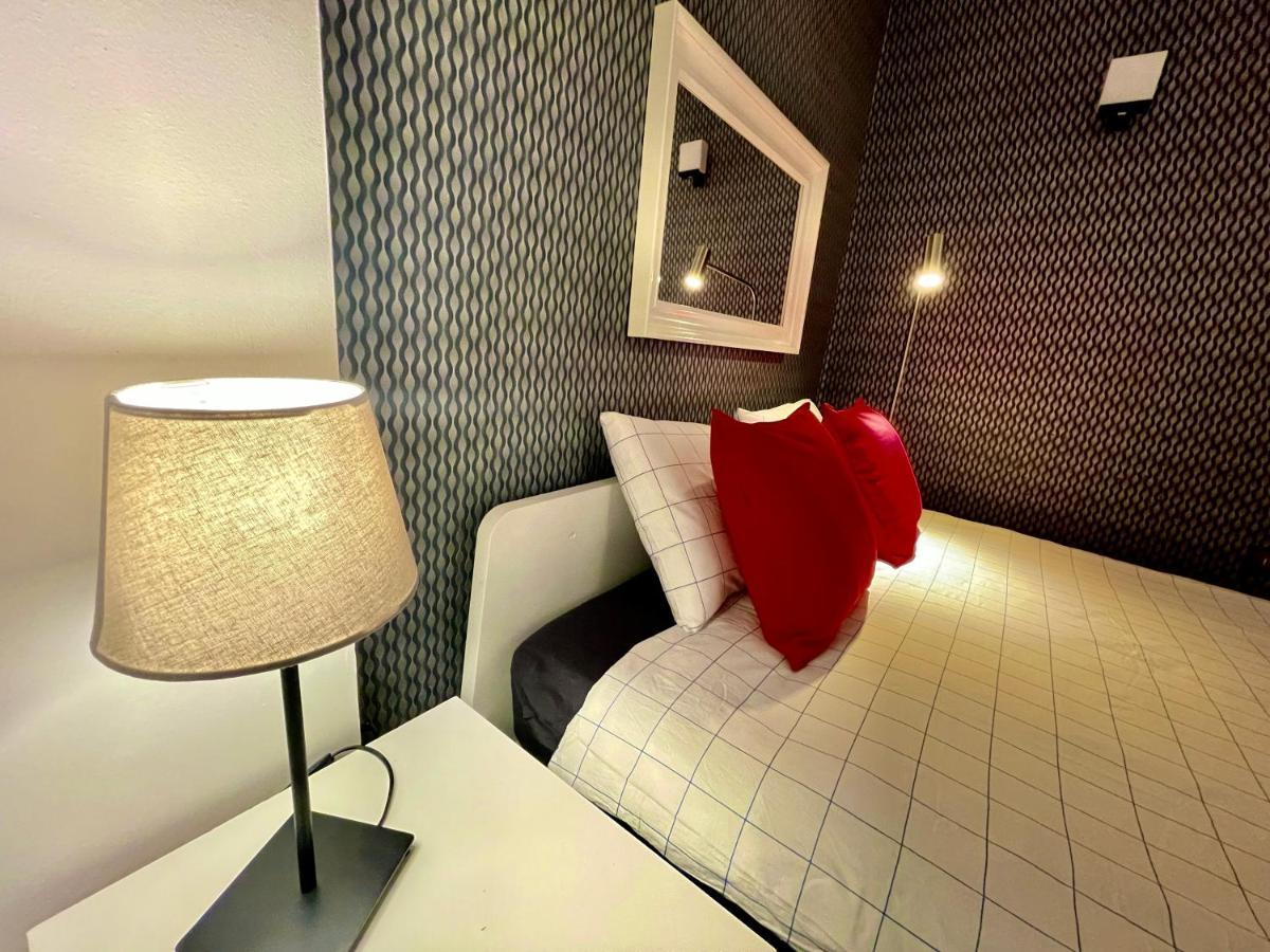 Blue 2 Fast Wifi 2xmetro 60'tv Netflix Hbo Appletv+ Leilighet Warszawa