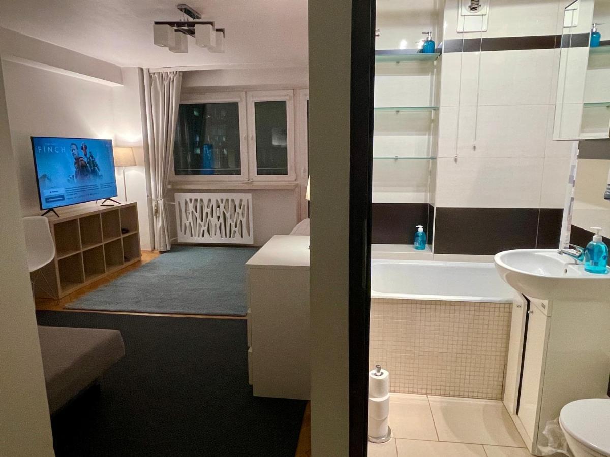 Leilighet Blue 2 Fast Wifi 2xmetro 60'tv Netflix Hbo Appletv+ Warszawa