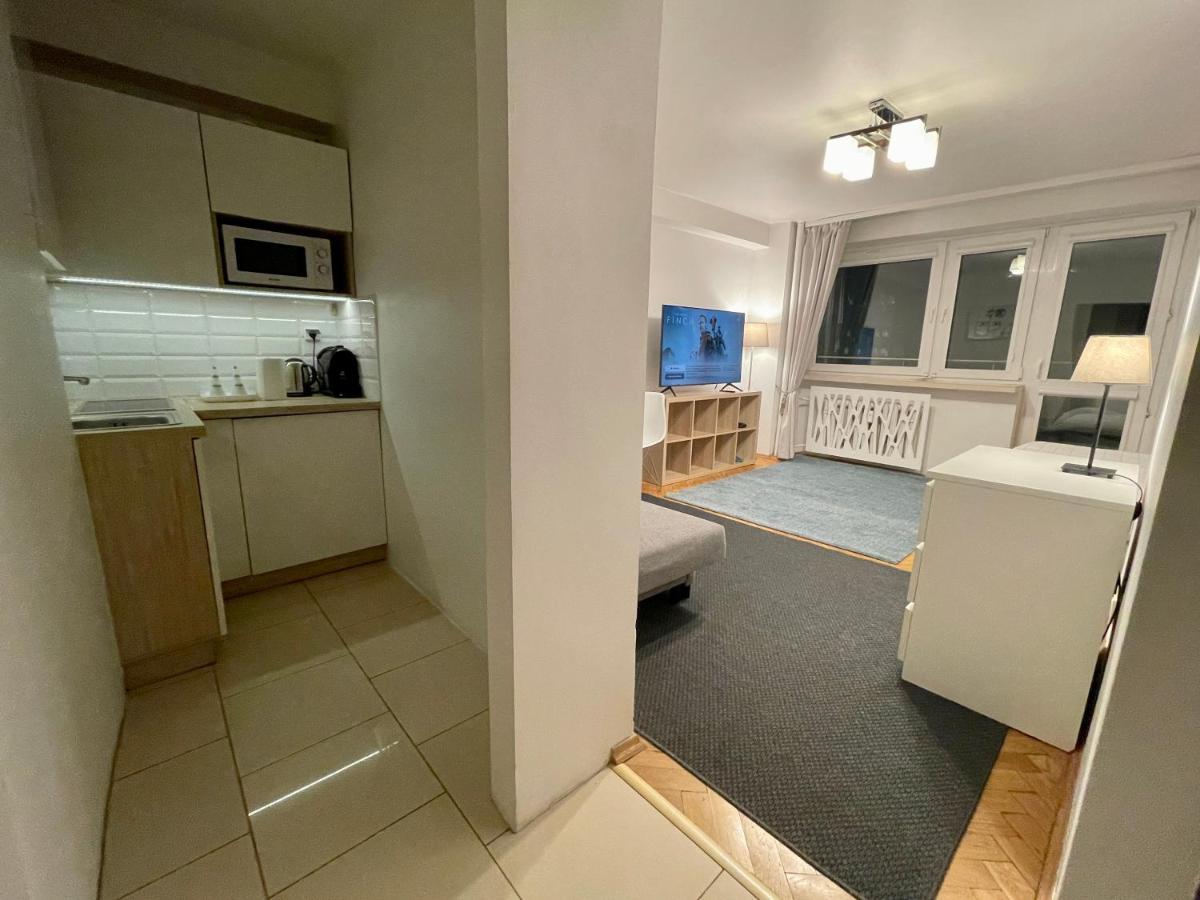 Blue 2 Fast Wifi 2xmetro 60'tv Netflix Hbo Appletv+ Leilighet Warszawa